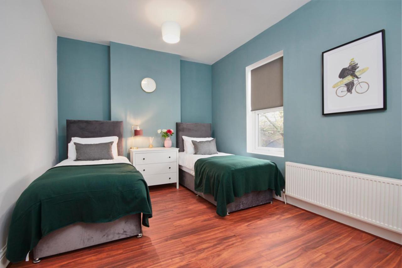 5 Bed House In Leamington Spa Perfect For Contractors With 7 Beds By Purestay - 14 Night Min! Dış mekan fotoğraf